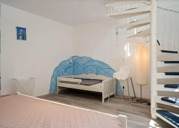 Fliedergang 4 Jule * Schonberger Strand